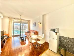 Nhà bếp/bếp nhỏ tại Ponta Nova One bedroom Apartment with Sea view +24 ảnh