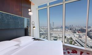 Vuode tai vuoteita majoituspaikassa Velero Hotel Doha Lusail
