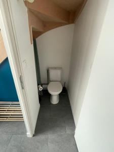 Et badeværelse på maison de ville en centre ville cany-barville