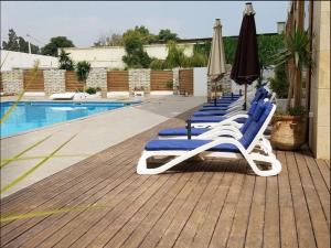 Bazén v ubytování Le Zenith Hotel Oran nebo v jeho okolí