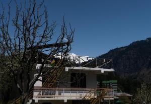 Splošen pogled na gorovje oz. razgled na gore, ki ga ponuja hostel