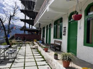 Zgradba, v kateri se nahaja hostel