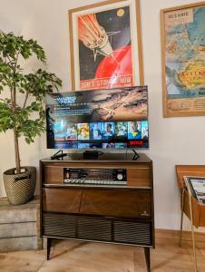 Billede fra billedgalleriet på Treehouse - Funky home - Terrasse sur le toit - Mezzanine - full appartment i Rouen