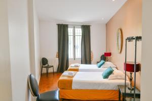 Posteľ alebo postele v izbe v ubytovaní Huge and bright 4BD for 10 guests Sacre-Coeur