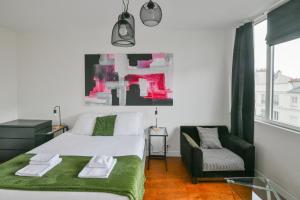 Posteľ alebo postele v izbe v ubytovaní Huge and bright 4BD for 10 guests Sacre-Coeur