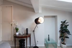 #16 Hot Heart of the Oldtown 2 min from the beach-AC& WIFi