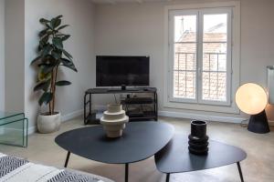 #16 Hot Heart of the Oldtown 2 min from the beach-AC& WIFi