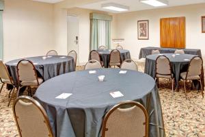 Konferenční prostory v ubytování Ramada by Wyndham West Memphis + 23 fotografií