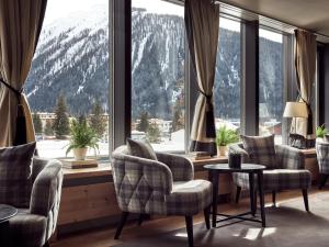 Nespecifikovaný výhled na hory nebo výhled na hory při pohledu z hotelu