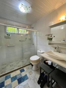Et badeværelse på Suíte Lavanda Cama & Café - Centro, Marechal Floriano-ES