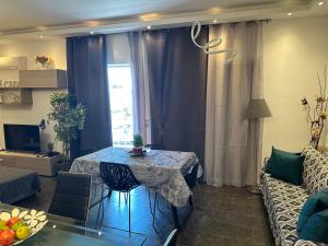 Φωτογραφία από το άλμπουμ του Renovated flat with Acropolis view στην Αθήνα