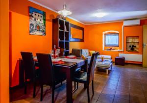 Posezení v ubytování STUDIO APARTMAN MEMORY