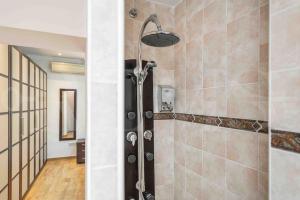 Bagno di Charming apartment with private patio by REMS
