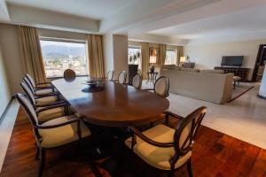 Uma TV ou centro de entretenimento em Sheraton Mendoza Hotel