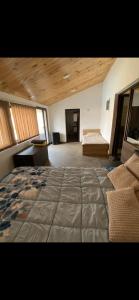 Gallery image of Muzzle House in Knić