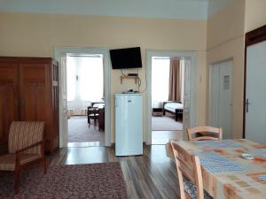 Телевизор и/или развлекательный центр в Apartment Corona