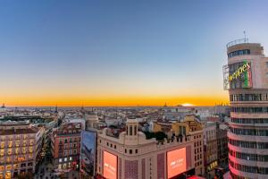 Nespecifikovaný výhled na destinaci Madrid nebo výhled na město při pohledu z hostelu