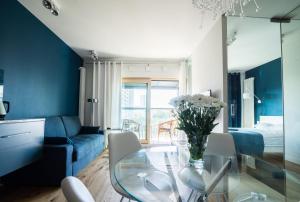 Posedenie v ubytovaní VipWarsawApartments Sapphire Mennica Residence