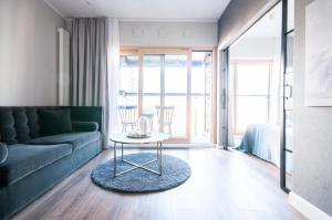 Posedenie v ubytovaní VipWarsawApartments Sapphire Mennica Residence