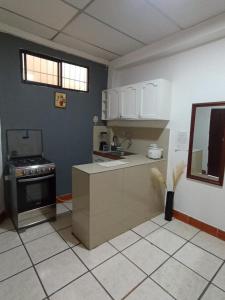 Una cocina o zona de cocina en Dpto en Garzota Norte de Guayaquil 5 mnts aeropuerto