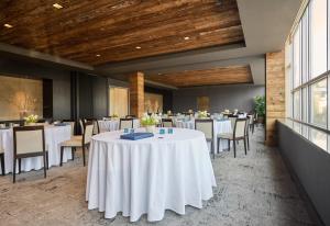The Watershed Norwalk餐厅或其他用餐的地方