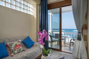 Gallery image of Kyma beach accommodation Poseidon apartment 6 guests in Kolymvari