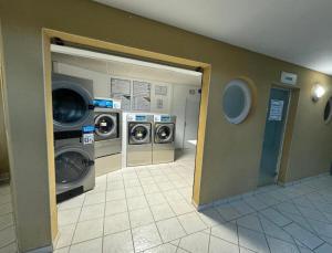 Снимка в галерията на Appartement piscine et vue mer в Тартан