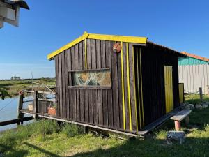 莱马特Cosy ecolodge, heated pool and jacuzzi, 10 from La Palmyre beach的相册照片