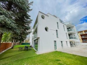 Budova, v ktorej sa apartmán nachádza