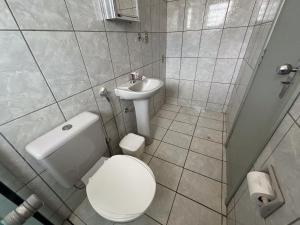 Koupelna v ubytování Carlton Express Imbiara