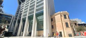 Foto dalla galleria di St Julian's Mercury Tower high floor Studio Apartment in the Sky in Tallest Zaha Hadid Tower in Malta a San Giuliano
