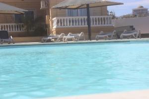 สระว่ายน้ำที่อยู่ใกล้ ๆ หรือใน Dahab Hotel