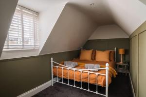 Posteľ alebo postele v izbe v ubytovaní Seaside Serenity: 3-Bedroom Beach Haven in Margate