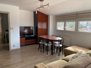 Μια τηλεόραση ή/και κέντρο ψυχαγωγίας στο Apartamento da Laxeira