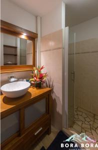 Black Pearl Lodge tesisinde bir banyo