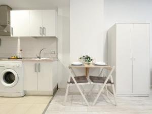 Kuchyňa alebo kuchynka v ubytovaní Estudio en Malaga centro