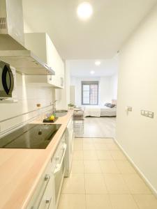 Kuchyňa alebo kuchynka v ubytovaní Estudio en Malaga centro