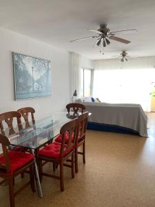 Ruang duduk di Big Gran Khan Apartment Canet den Berenguer con Piscina