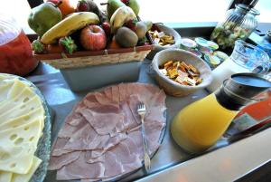 Imagen de la galería de Hotel De Loire et Restaurant Les Bateliers, en Trélazé