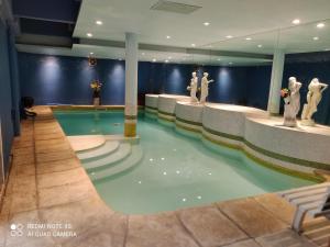 Swimmingpoolen hos eller tæt på Puerto Marina 1