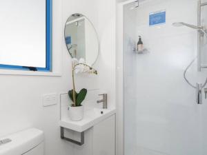 Ένα μπάνιο στο Riviera Retreat - in the heart of the Mount +17 φωτογραφίες