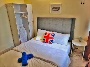 Кровать или кровати в номере [Queensbay Mall] 2~5 Pax, 2 Bedrooms, 1 Bathroom, 1 Car Park