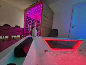 Foto sihtkohas Differdange asuva majutusasutuse Suite Spa, Jacuzzi & Sauna galeriist