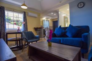 Area soggiorno di Sea Piton View Apartment- Location, Convenience, Modern Living