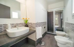 A bathroom at Casa Libasci