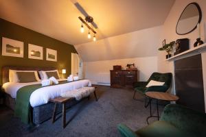 מיטה או מיטות בחדר ב-9A Bayfield Lane Portree