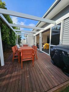 Gallery image of Golden Sands Beachside Cottage in Papamoa