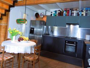 Afbeelding uit fotogalerij van Holiday Home by Lake Zarnowieckie with Sauna in Nadole