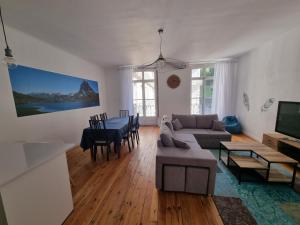 Televízia a/alebo spoločenská miestnosť v ubytovaní T3 de 70m2 5/7 couchages