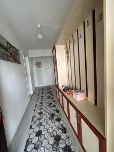 een kamer met een hal met een inloopkast bij HAPPY HOUSE 2 Pamukkale in Pamukkale